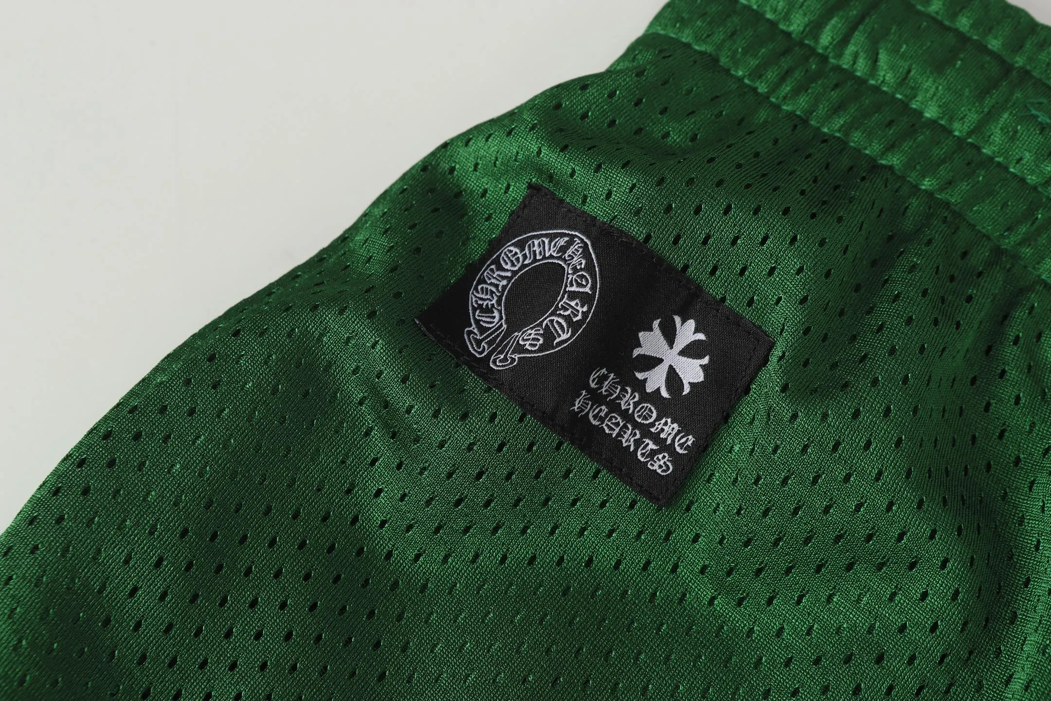 P200 Chrome Hearts CH Chrome Hearts popular Sanskrit printed mesh double layer ice hockey jersey 2 trousers sports suit. Uses direct injection imported machine printing. Hardware and accessories are all milled and customized. Correct configuration. Black 2025 Chrome Hearts authentic packaging. 280g double layer mesh custom woven and dyed. Large version. Loose and stylish. Different from low version, slim and long version with upper body and crotch pull. 100% commitment: top quality. Not fast food. Highest version on the market. Top quality - Distinguish from the ordinary versions on the market. If you care about quality, you should also respect the price. Absolutely 0 after-sales service and 0 return rate so far. It’s hard not to love the style - 280g double-layer mesh custom-woven and dyed - Correct high-density main mark, washed tag, hand-sewn